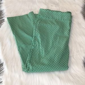 Fun green print dress capris